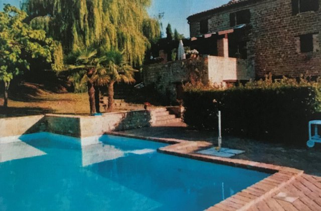Rustico bei San Ginesio mit Pool